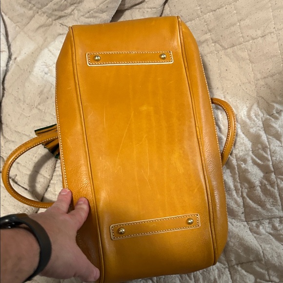 Elegant Tan Leather Handbag Dooney & Bourke